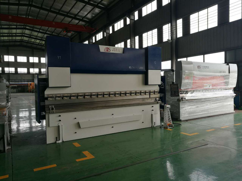 高端數(shù)控折彎機